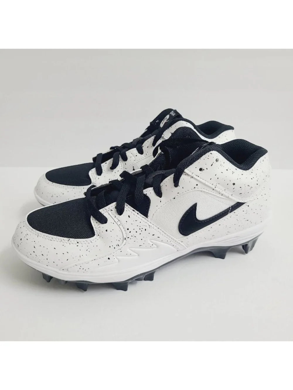NEW Nike Air Jordan Stadium 90 Low TD Football Cleats HQ0210-100 Size 12 White